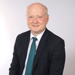 Dr. Rudiger Lotz